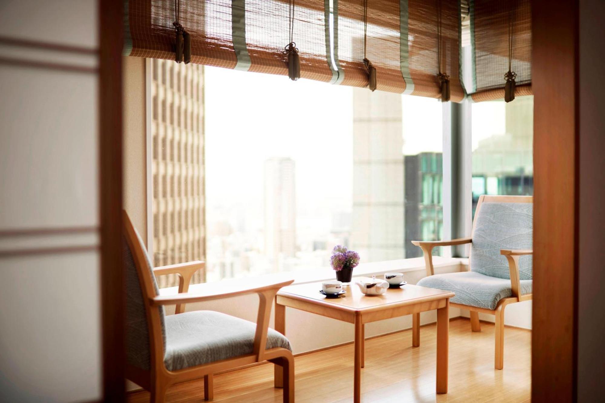 The Ritz-Carlton Osaka Hotell Exteriör bild